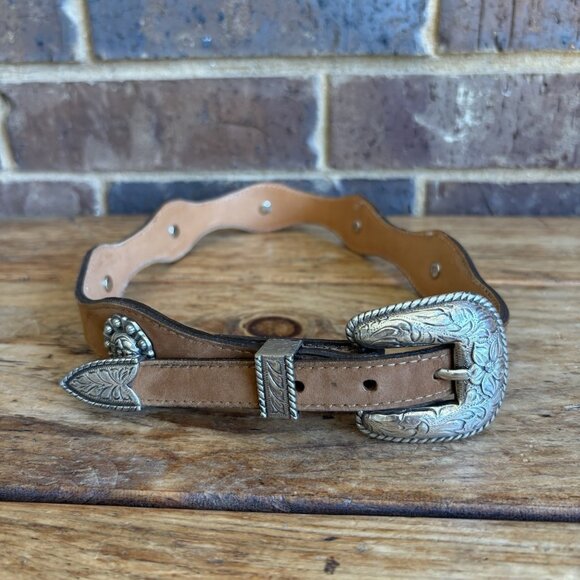 Texas Leather Mfg. Girls Belt Flower Medallion Conchos Tan Brown Size 26 Vintage - Picture 1 of 11